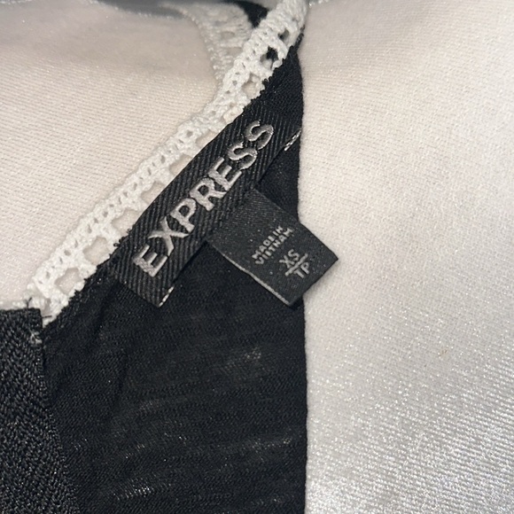 black & white sleeveless Express top size xs - Picture 3 of 4